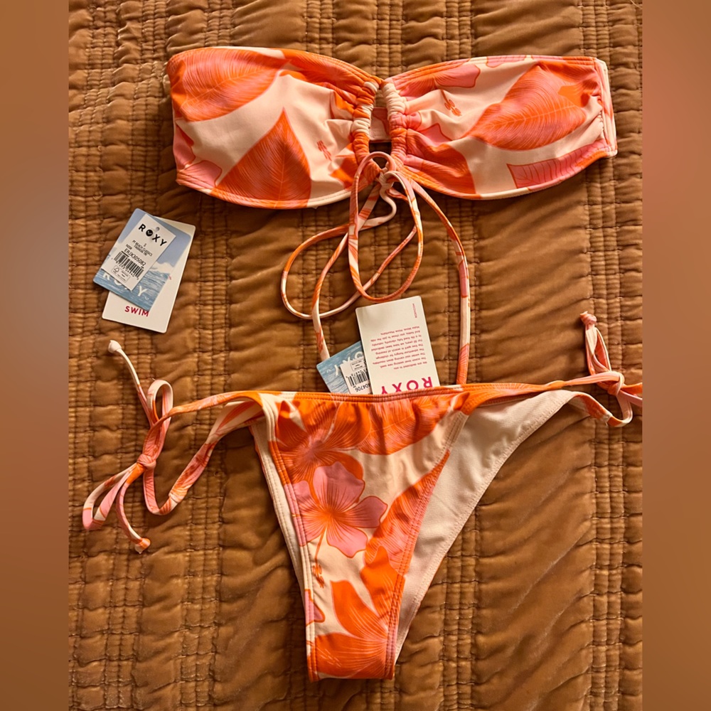 Roxy bikini size small NWT